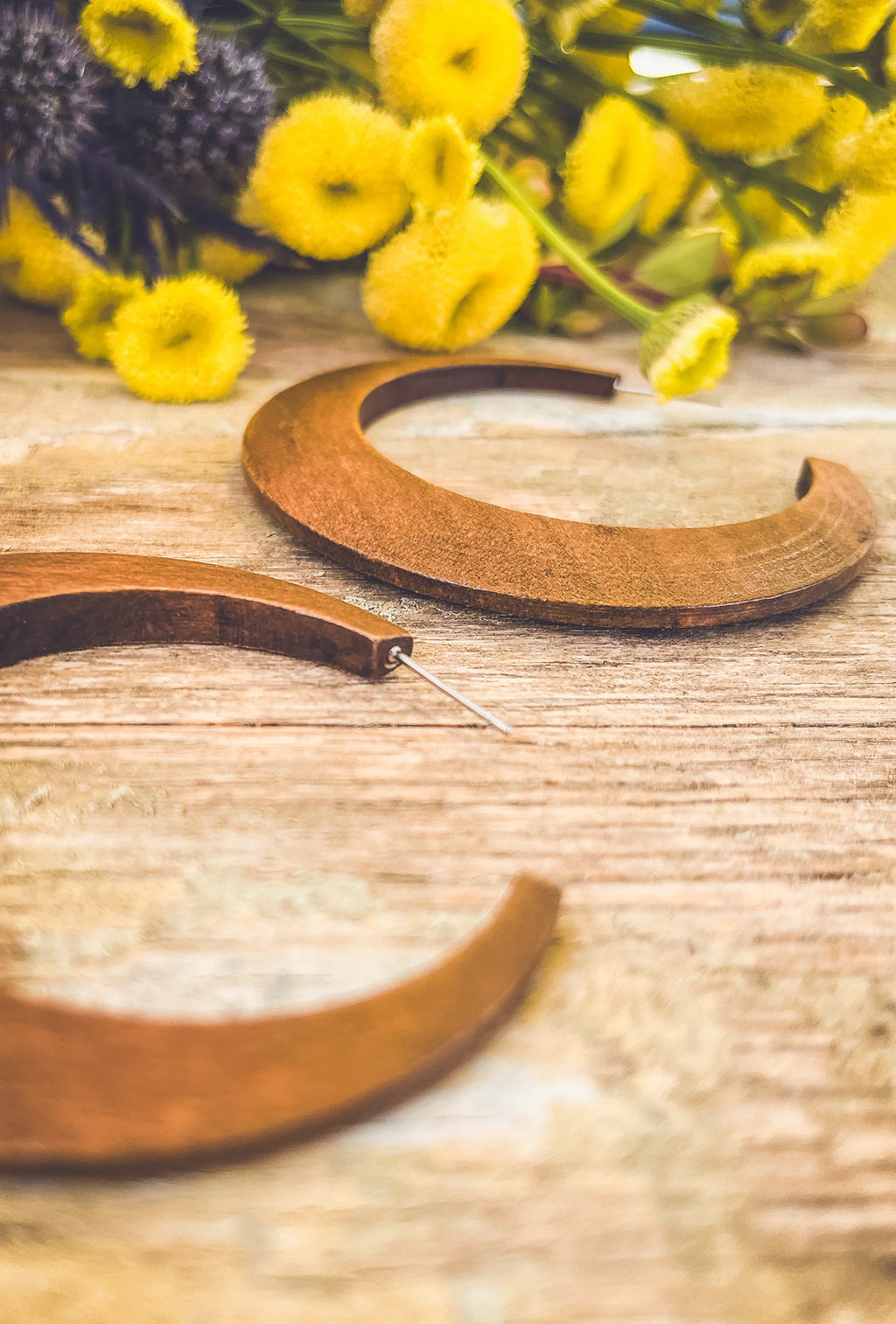 Clásica Wood Hoop Earrings