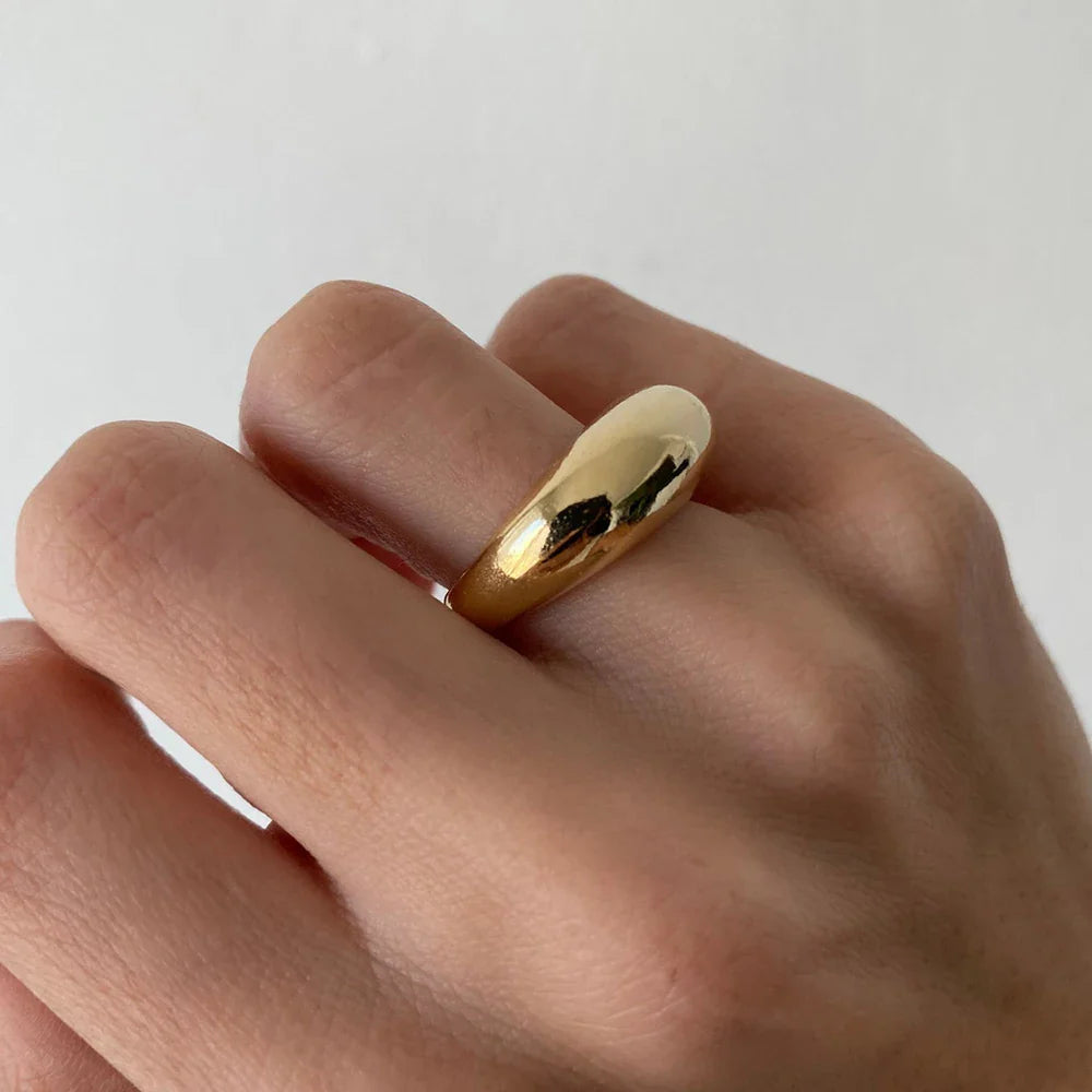 Leila Round 18k Ring