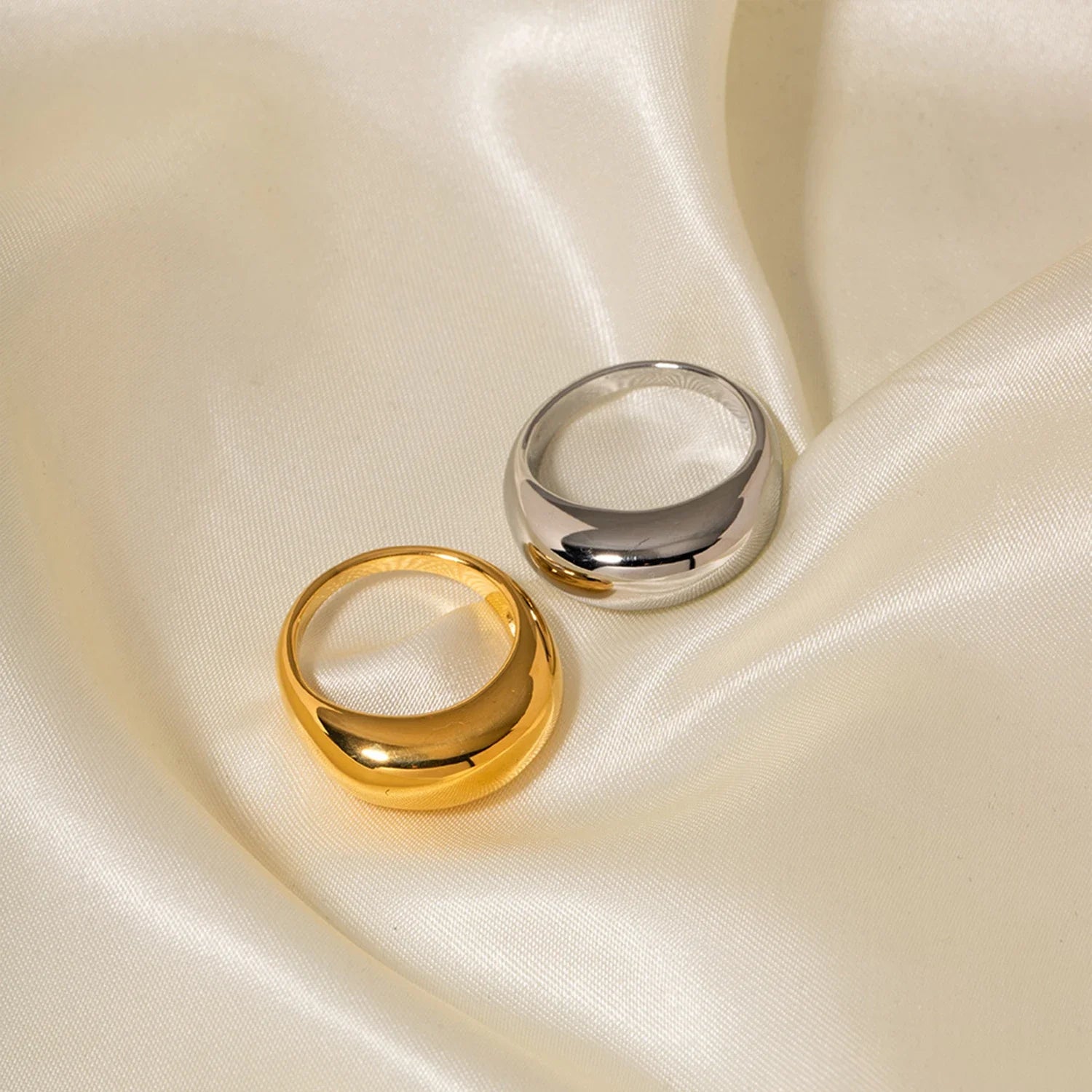 Leila Round 18k Ring
