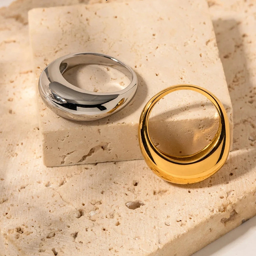 Leila Round 18k Ring