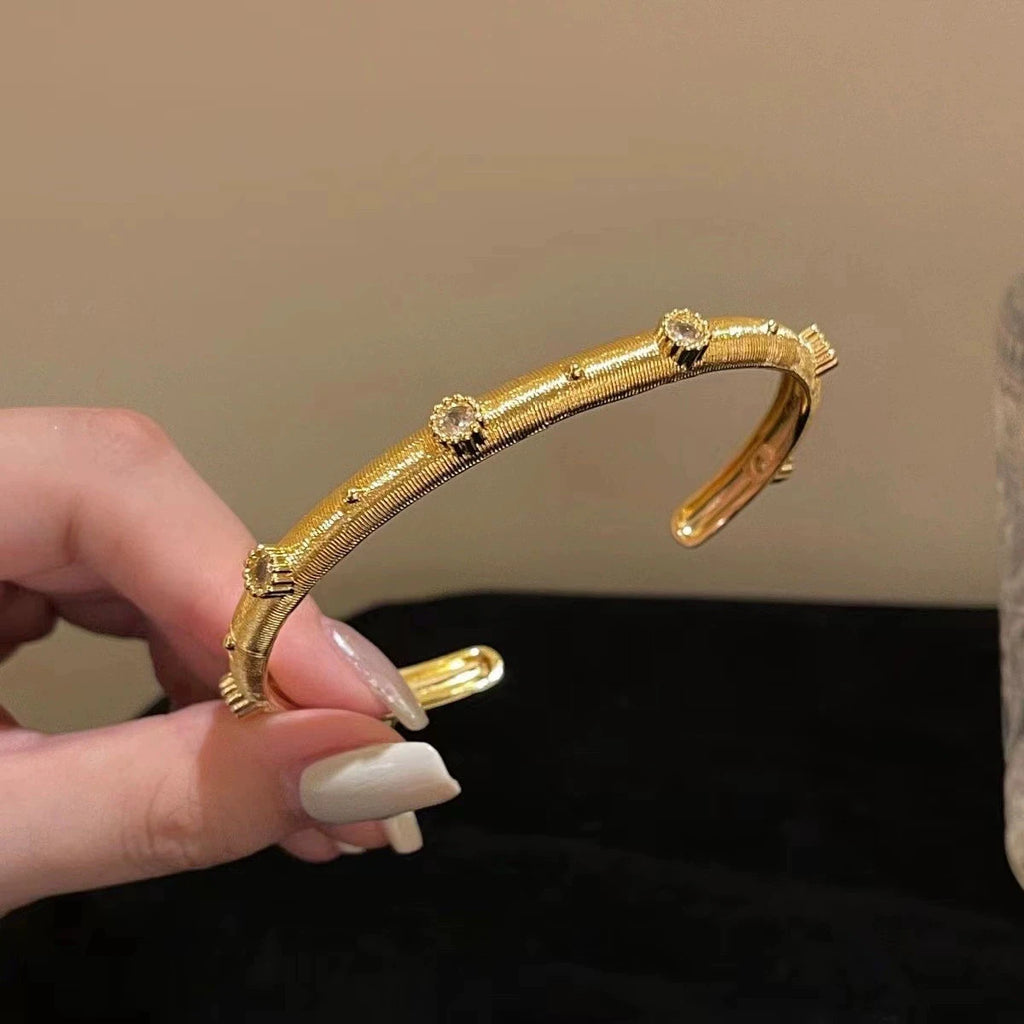 Mani Cuff