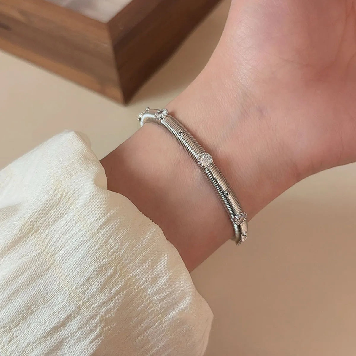 Mani Cuff